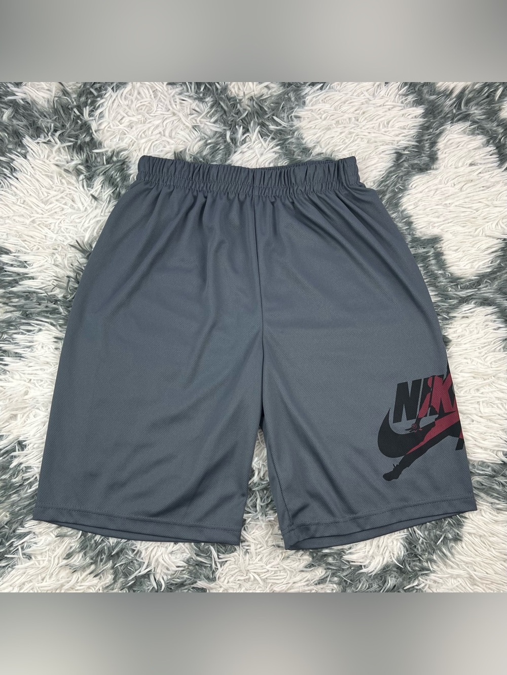 Nike Air Jordan Boys Youth Gray Logo Athletic Basketball Mesh Shorts Size XL